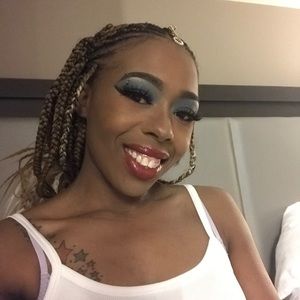 Meet your Posher, Monairah